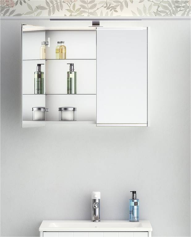 Vonios spintelė su veidrodžiu, „Graphic“ – 60 cm - Dvipusės durelės su veidrodžiu
Matinis apatinis kraštas, kad ant veidrodžio nesimatytų dėmių
Durelės su „Soft Close” – tylaus ir švelnaus užsidarymo funkcija